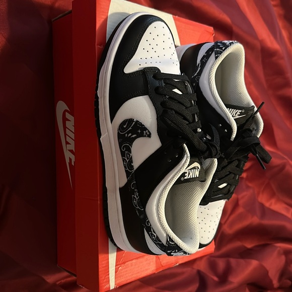 Women’s Dunk Low ‘Black Paisley’ - Picture 1 of 5